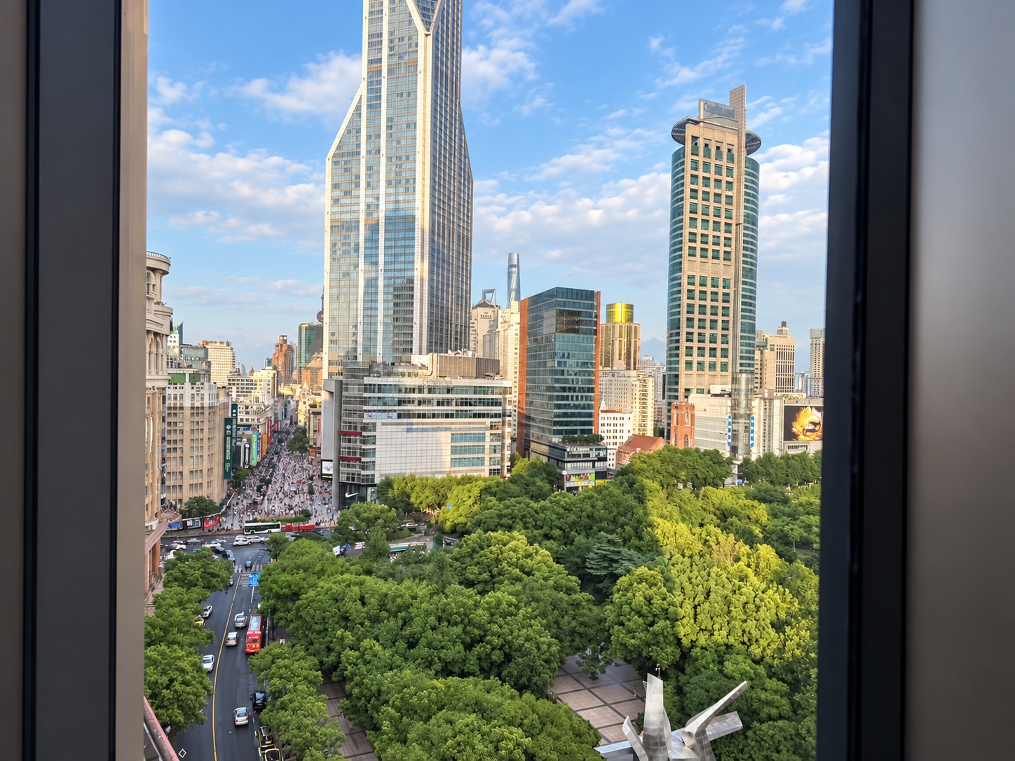 从千启上海办公室眺望南京西路